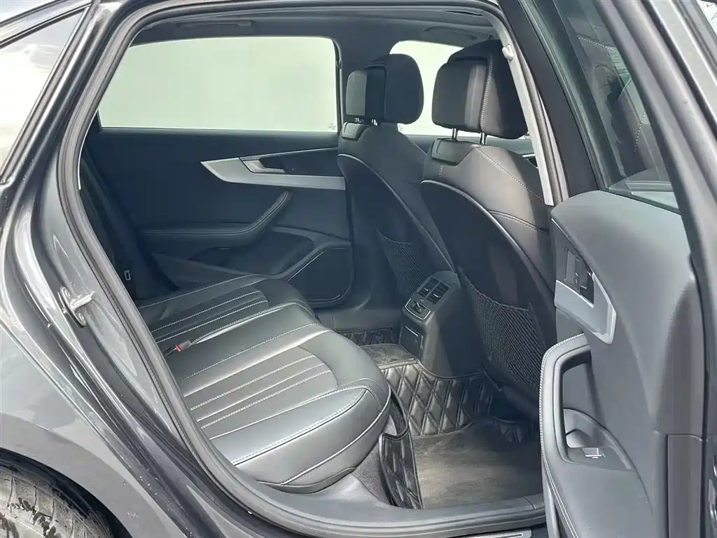 Audi A4L 2022 40 TFSI Luxury Dynamic фото 16