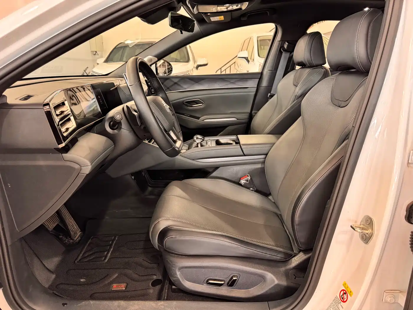 BYD Qin L 2025 DM-i Smart Drive Edition 120KM Surpassing фото 14