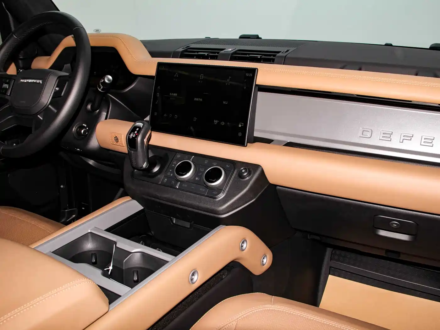 Land Rover Defender 2025 110 3.0T P400 Dark Special Edition фото 26