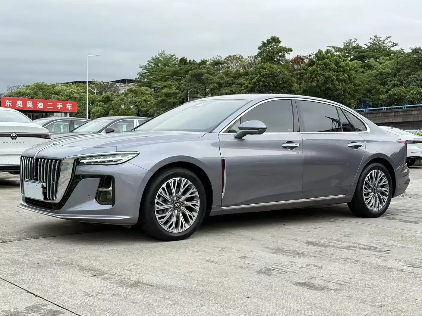 Hongqi H5 2023 2.0T Auto Smart Connect Flag Comfort