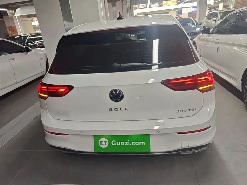 Volkswagen Golf 2023 Facelift 280TSI DSG Pro фото 6