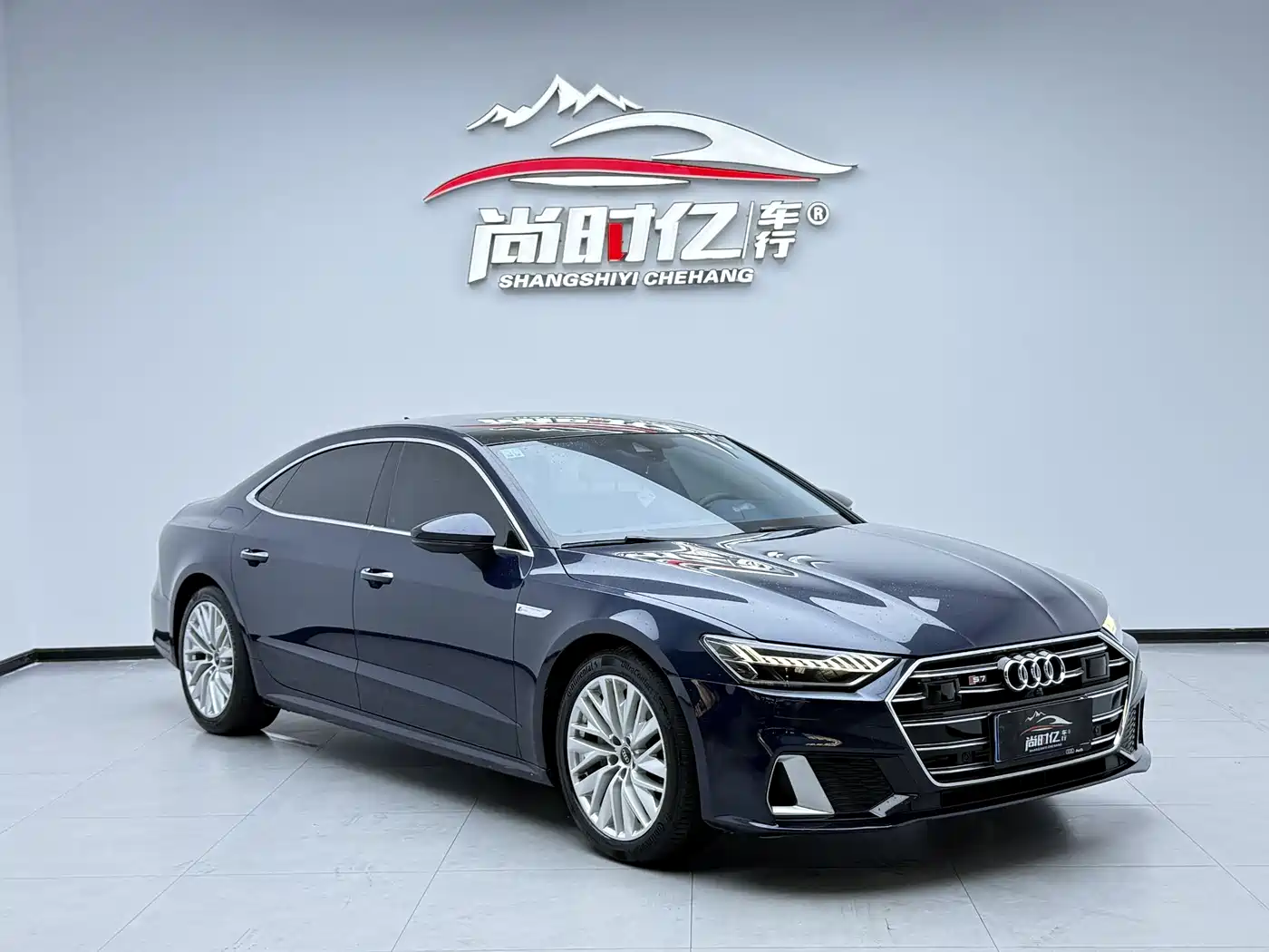 Audi A7L 2024 45TFSI S-line Dream Edition Crystal Package фото 3