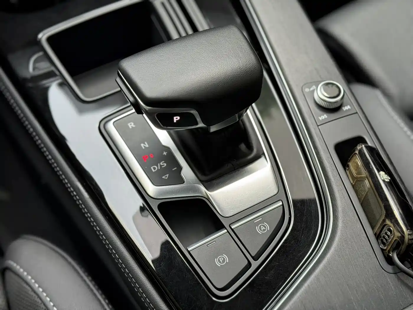 Audi A4L 2023 40 TFSI Luxury Sport фото 11
