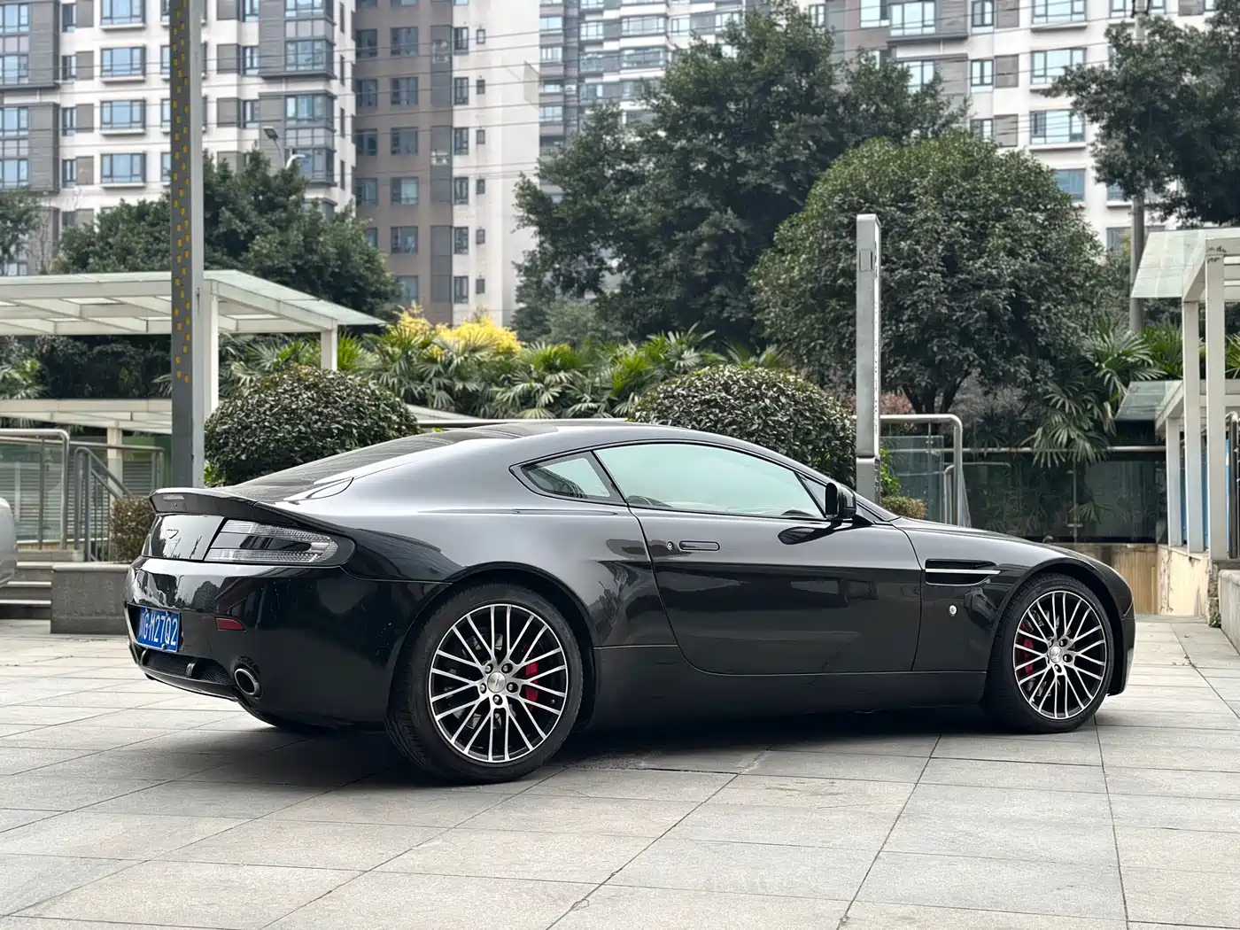 Aston Martin V8 Vantage 2011 4.7L Sportshift Coupe фото 5