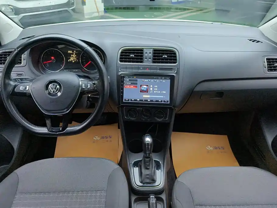 Volkswagen Polo 2016 1.6L Automatic Comfort фото 12