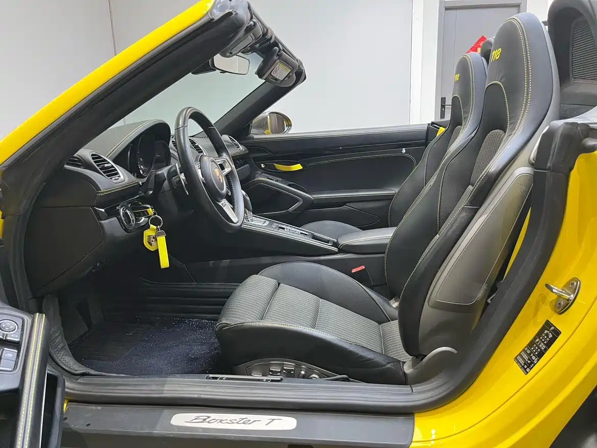 Porsche 718 2019 Boxster T 2.0T фото 18