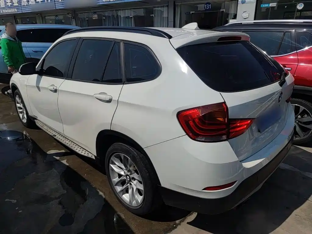 BMW X1 2014 sDrive18i Leading Edition фото 5