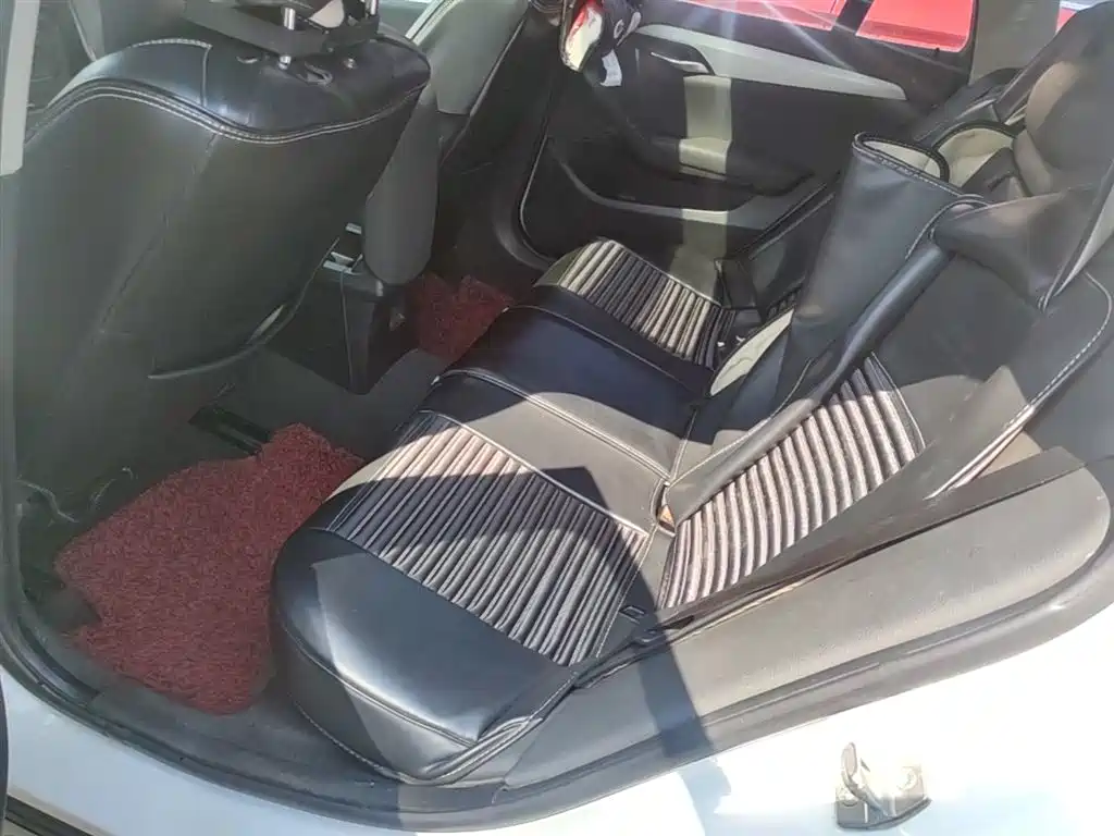 BMW X1 2014 sDrive18i Leading Edition фото 17