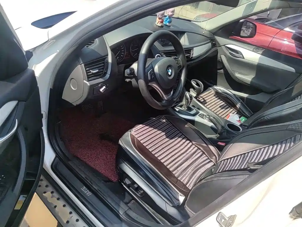 BMW X1 2014 sDrive18i Leading Edition фото 15
