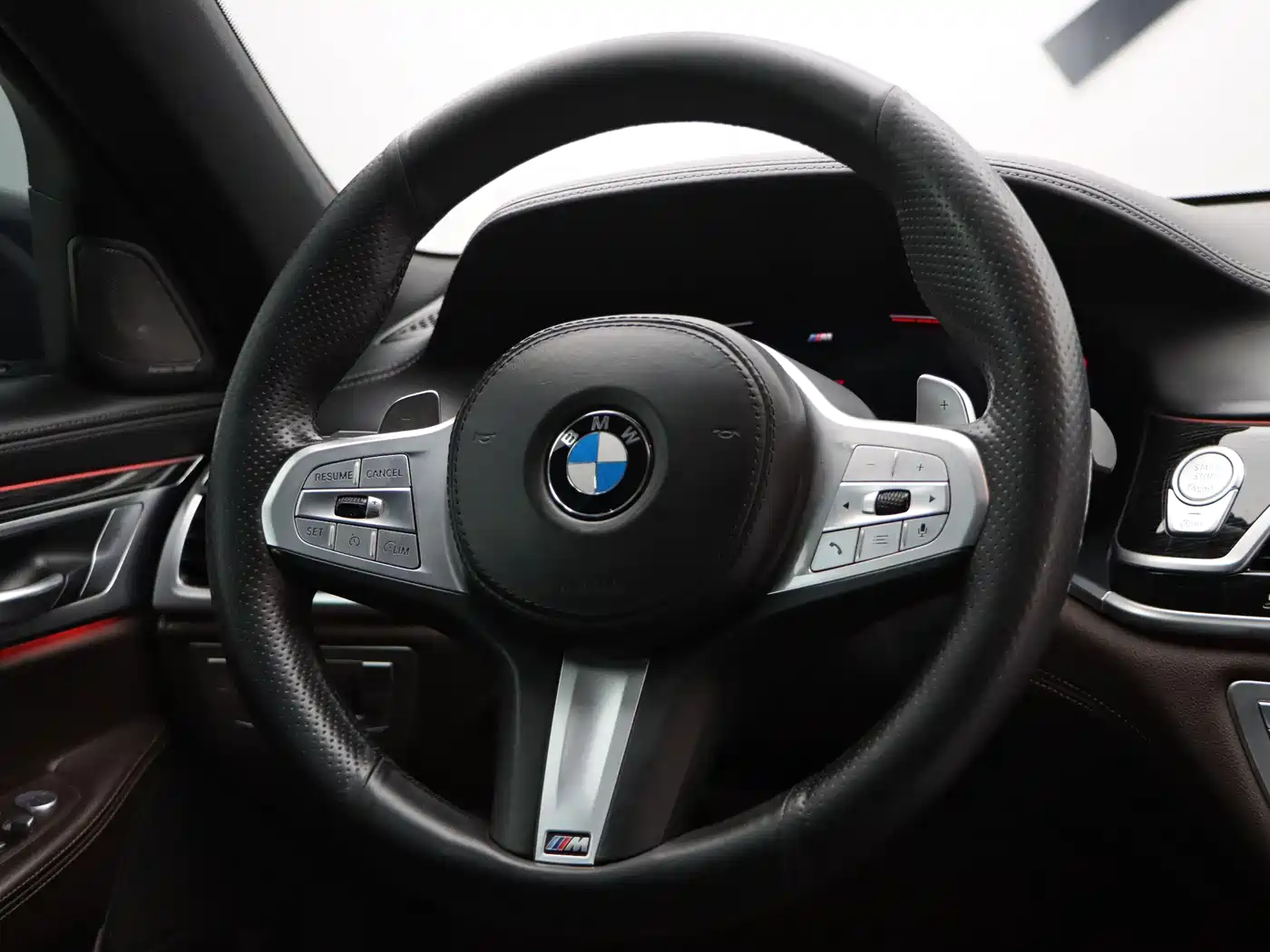 BMW 7 Series 2021 Model 730Li M Sport Package фото 11
