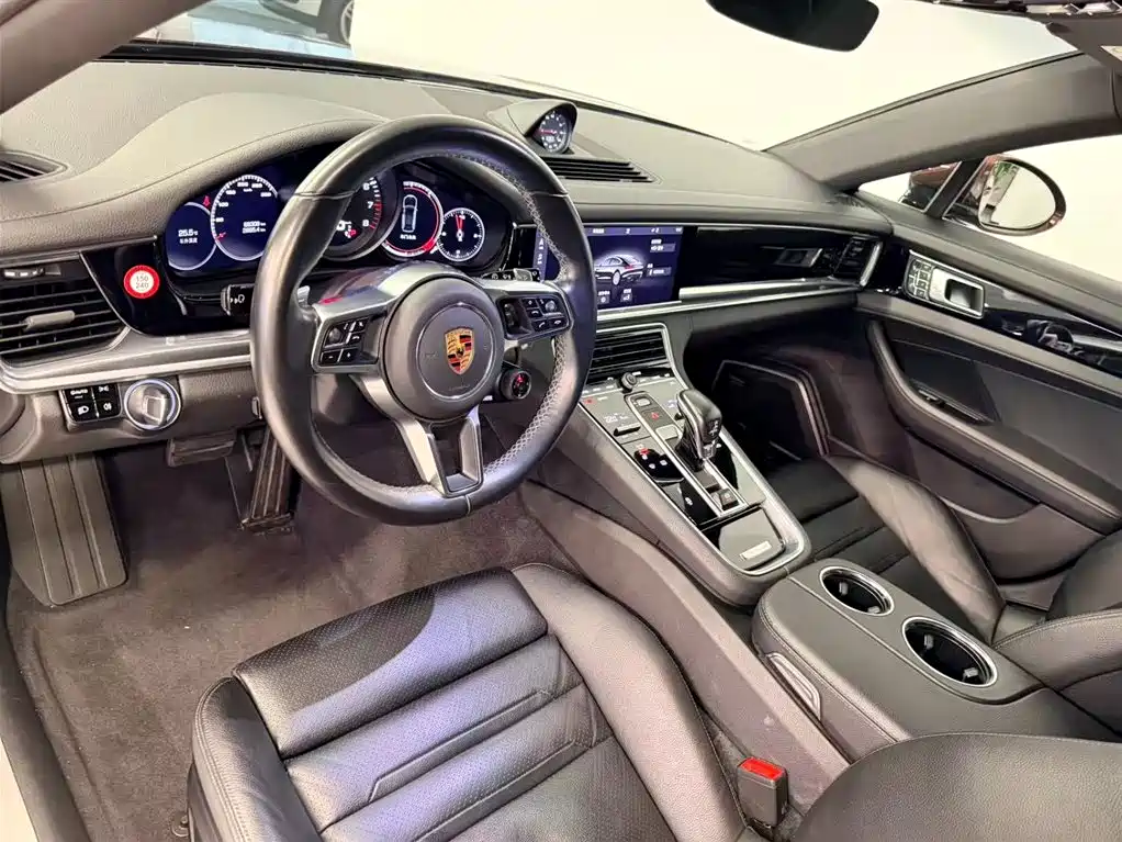 Porsche Panamera 2017 Panamera 4 Sport Turismo 3.0T фото 14