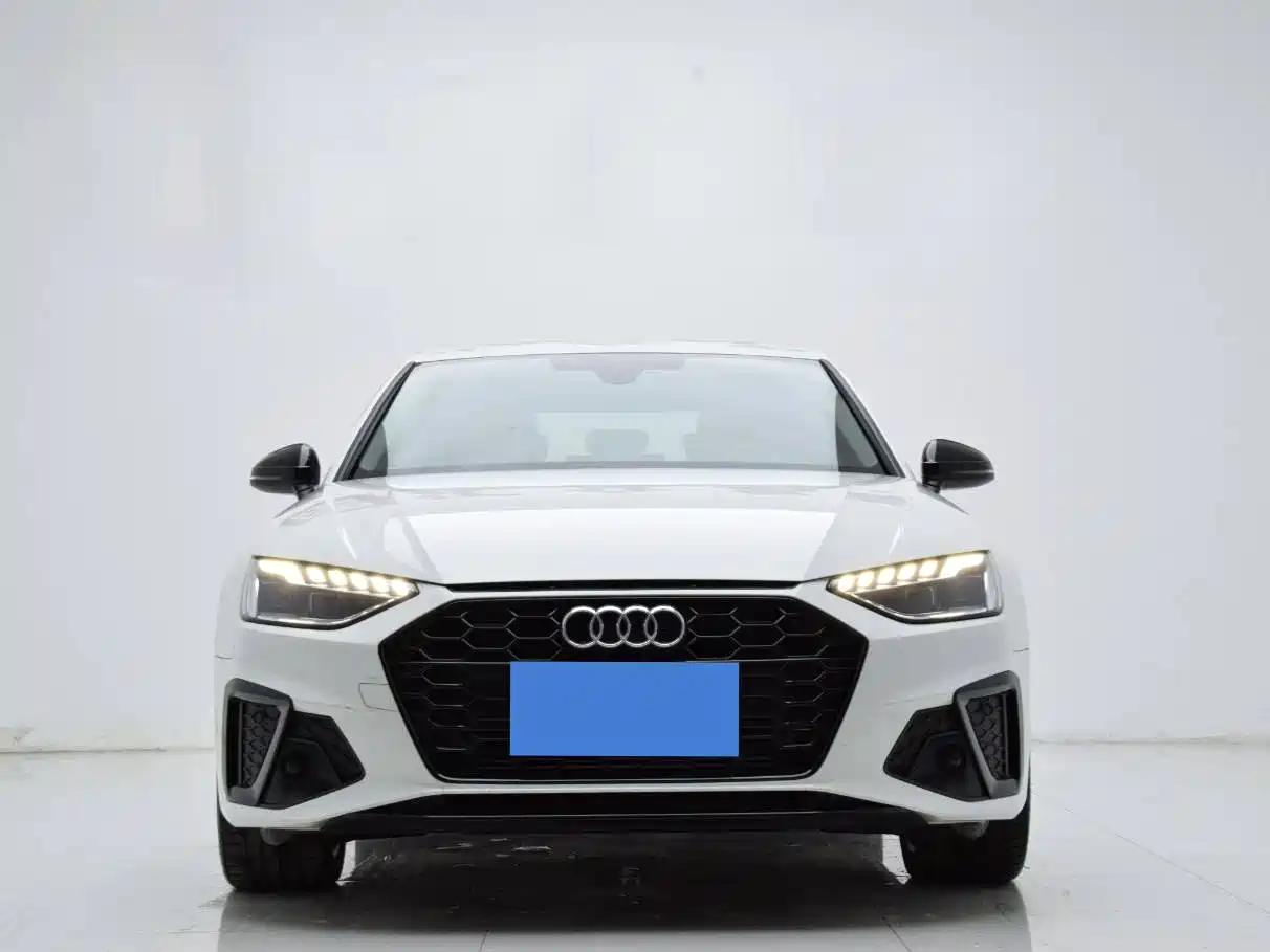 Фото 2 - Audi A4L