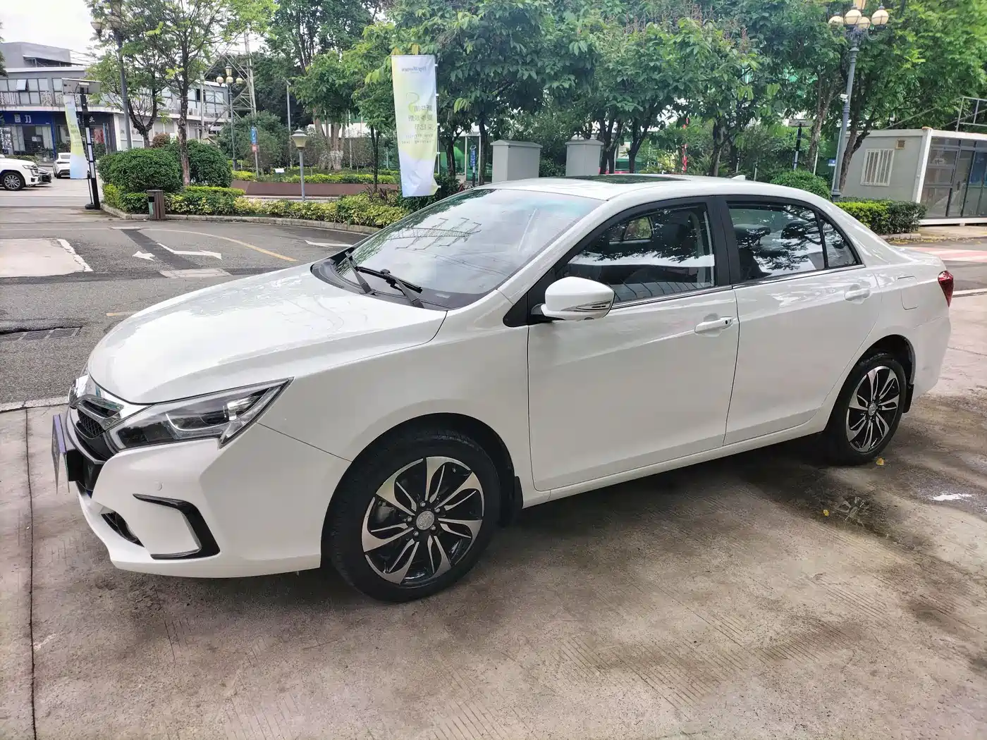 BYD Qin New Energy 2015 1.5T Double Champion Flagship Plus