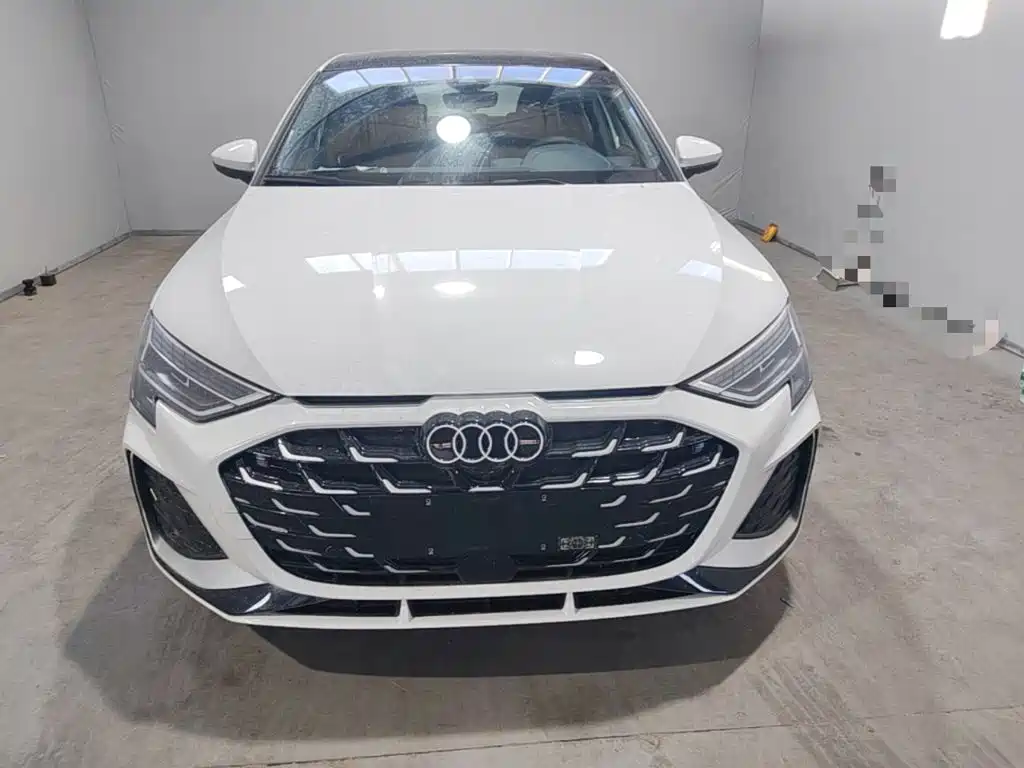 Audi A3 2026 2025 Facelift Sportback 35TFSI Flying Spur Premium