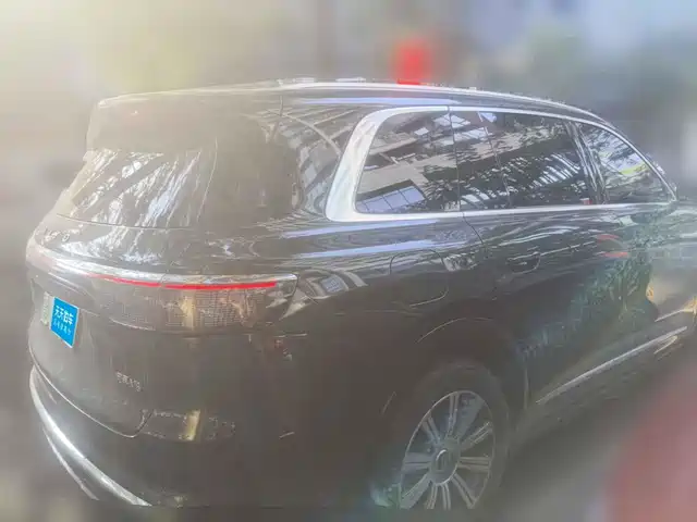 AITO Wenjie AITO M8 2025 Model Extended Range Max+ Edition 53.4kWh 6-Seater — фото 2