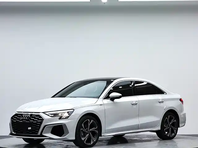 Audi A3 2023 Facelift A3L Limousine 35 TFSI Luxury Sport — фото 2