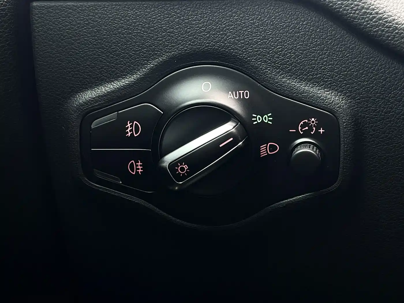 Audi Q5 2018 2017 Plus 40 TFSI Technology