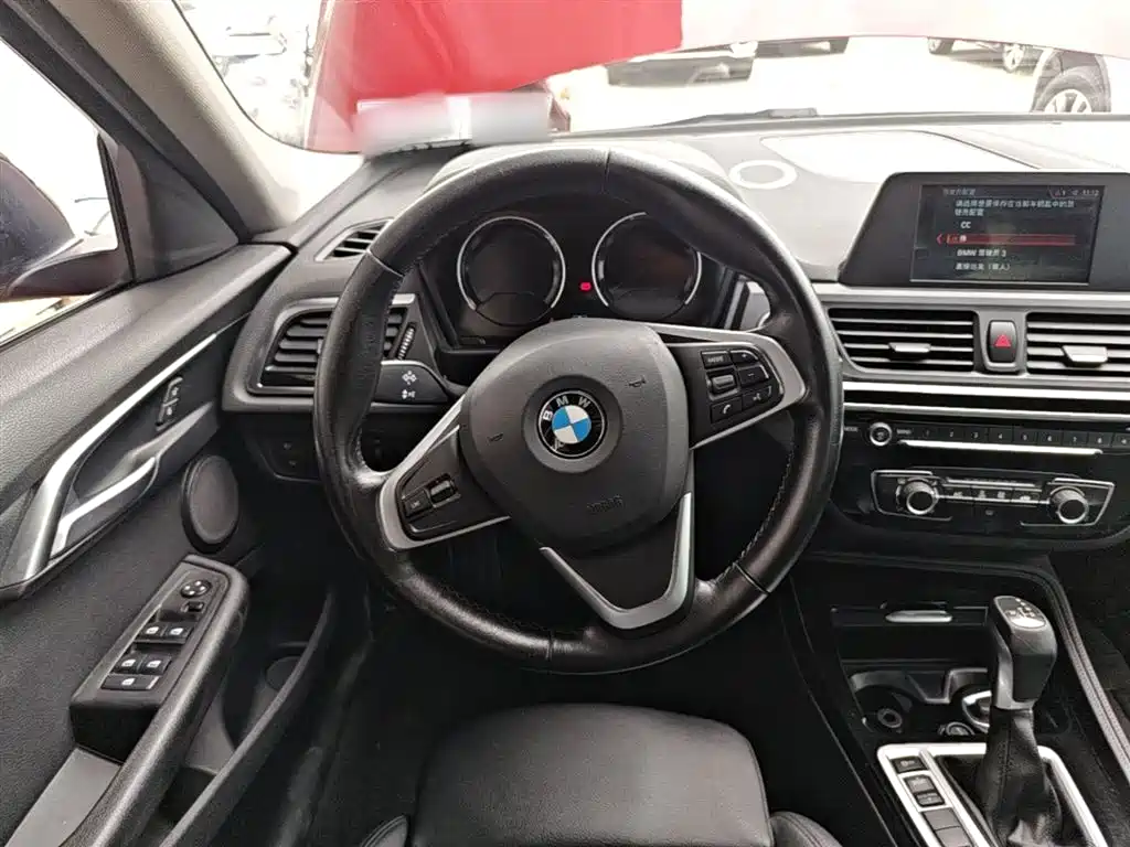 BMW 1 Series 2018 118i Sport Edition фото 11