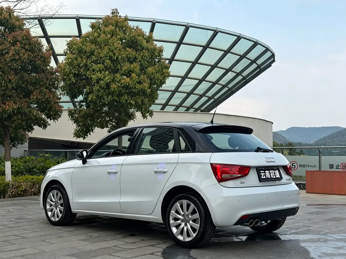 Audi A1 2014 30 TFSI Sportback Comfort фото 9