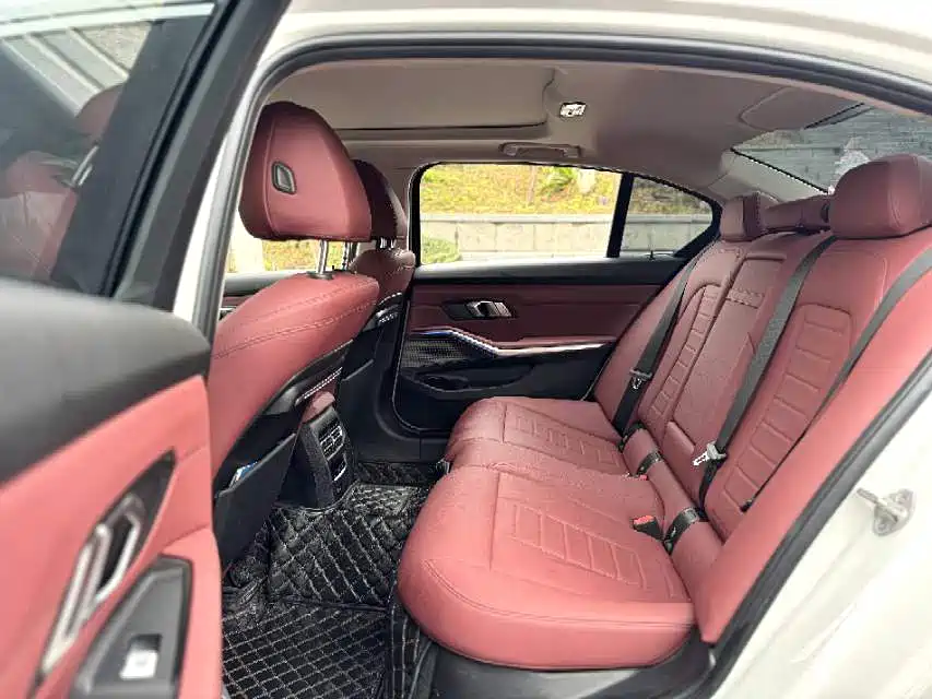 Photo 5 - BMW 3 Series