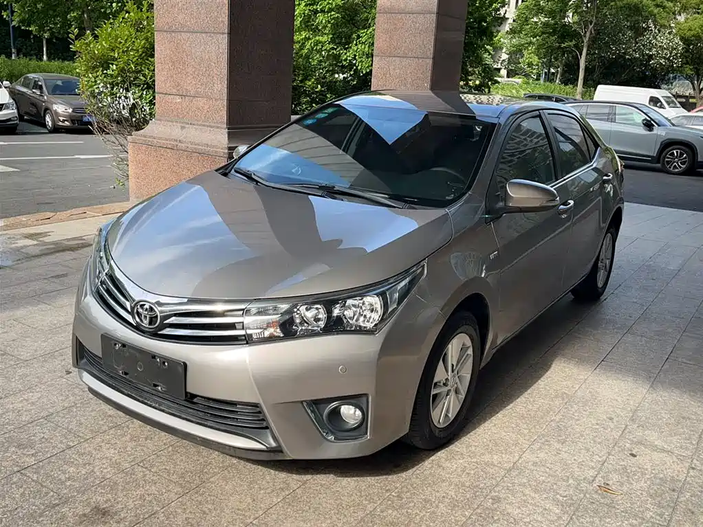 Toyota Corolla 2017 Facelift 1.6L S-CVT GL фото 2