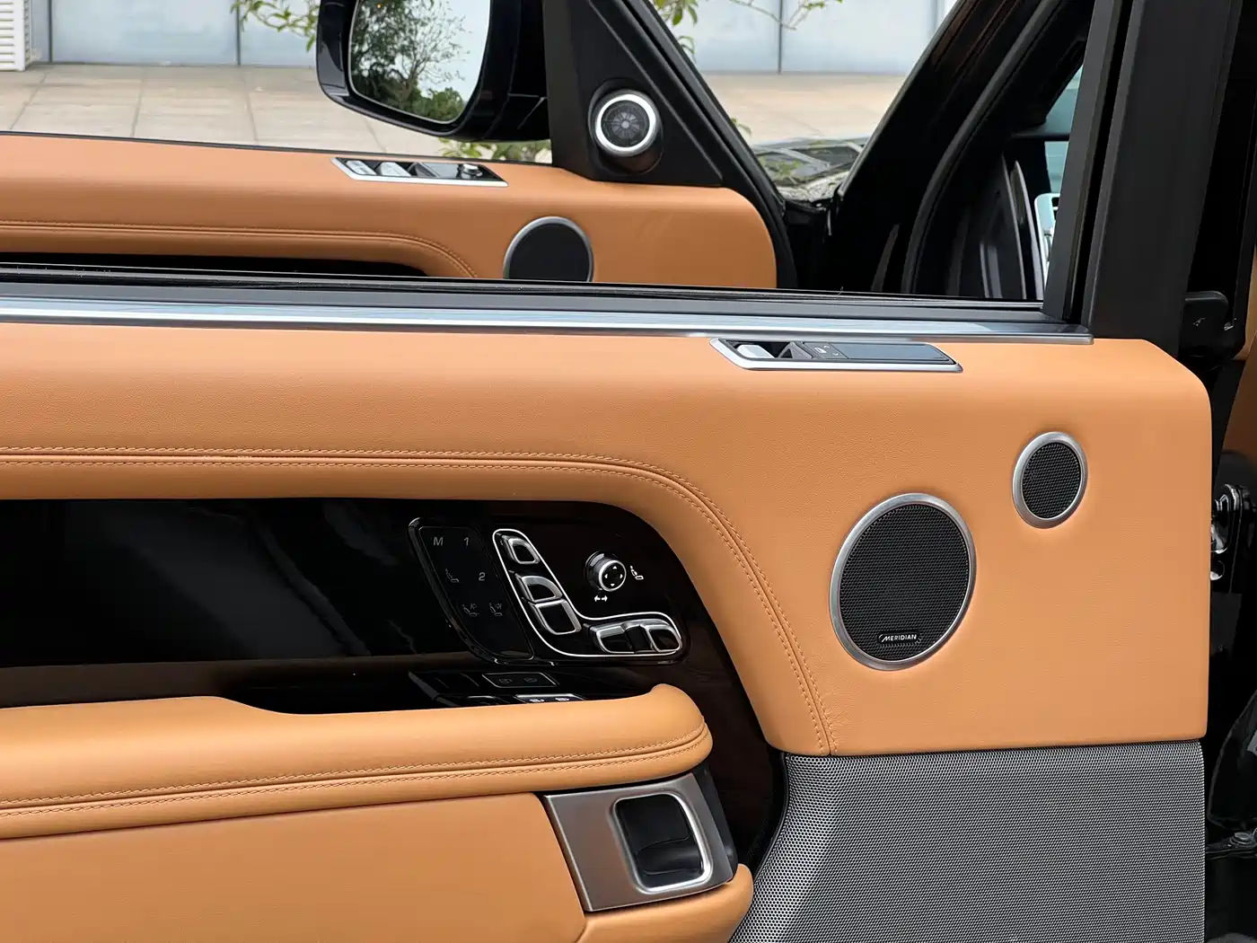 Land Rover Range Rover 2022 3.0 L6 400PS Prestige Genesis Extended Edition фото 18