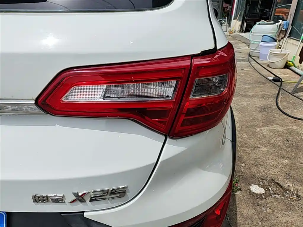 BAIC Senova X25 2017 2017 1.5L Auto Elite Navigation