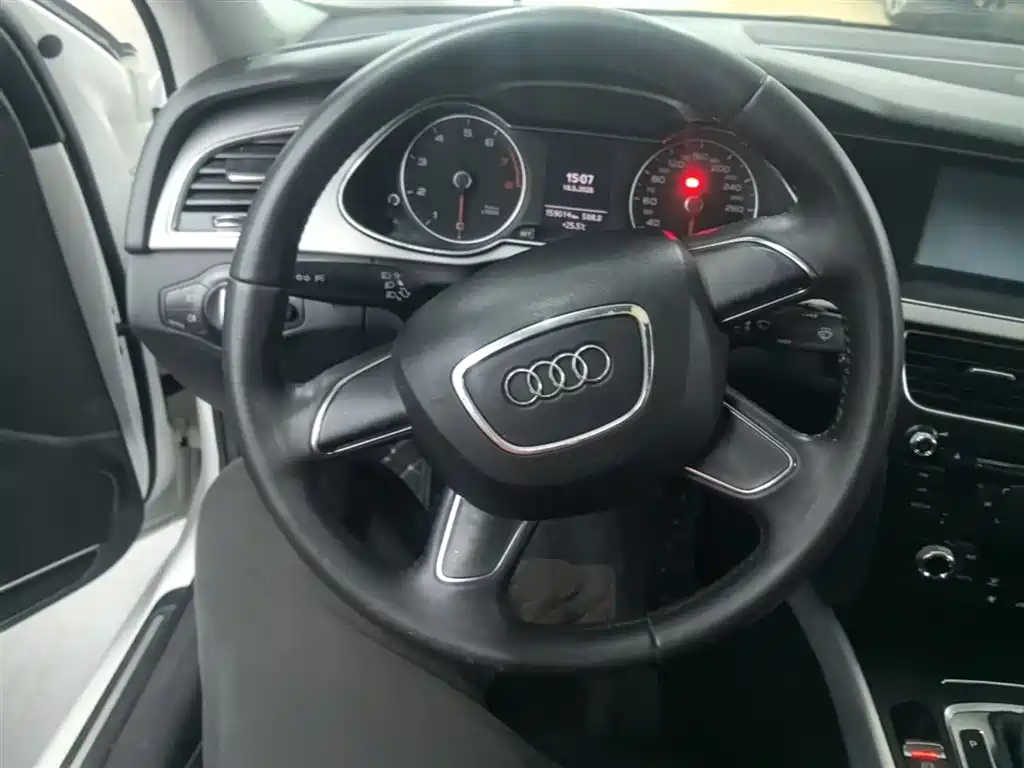 Audi A4L 2015 30 TFSI Auto Comfort фото 11