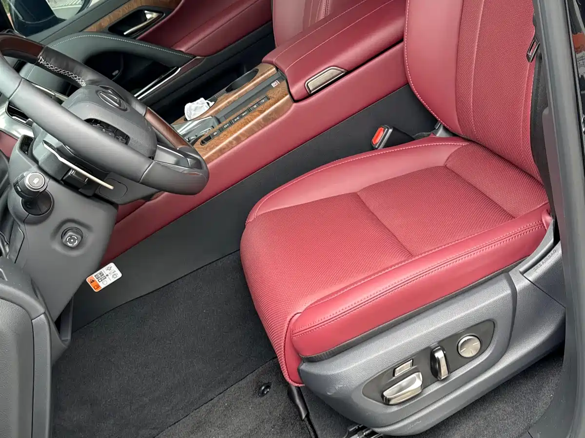 Lexus LX 2025 700h Boundary Edition фото 9