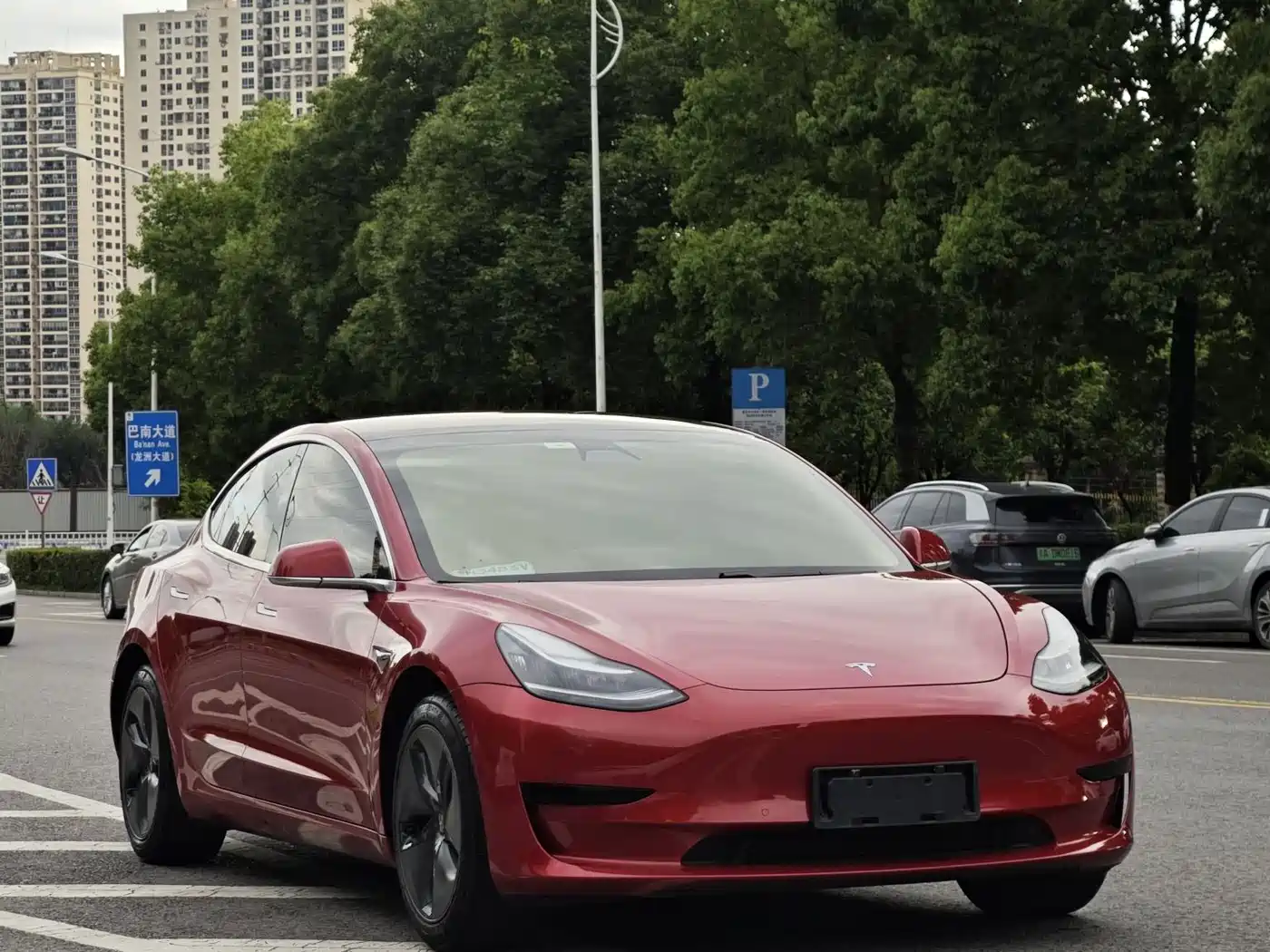 TESLA MODEL 3