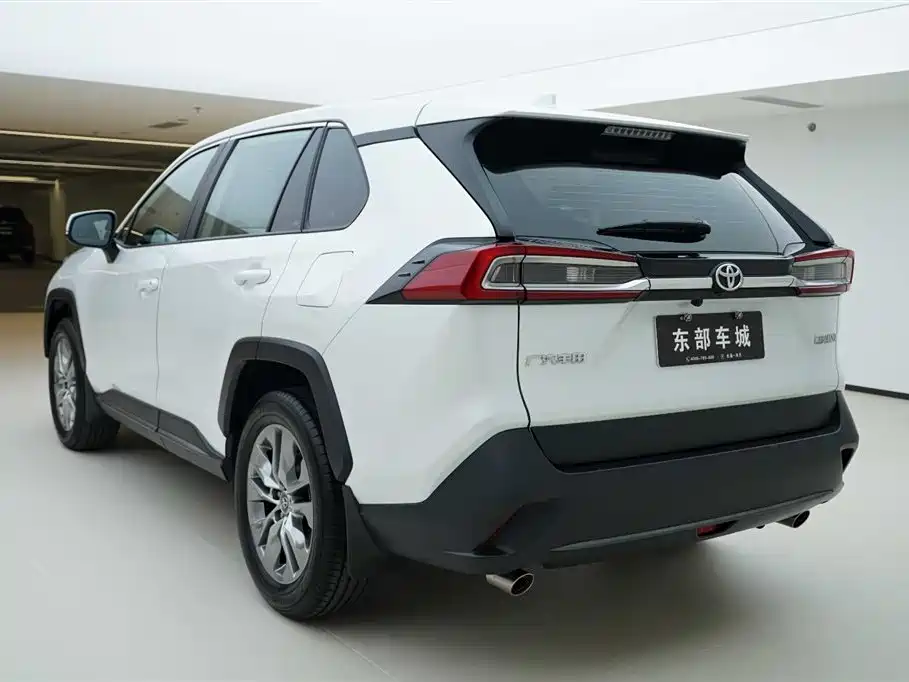 Toyota Wildlander 2023 2.0L CVT FWD LE фото 4