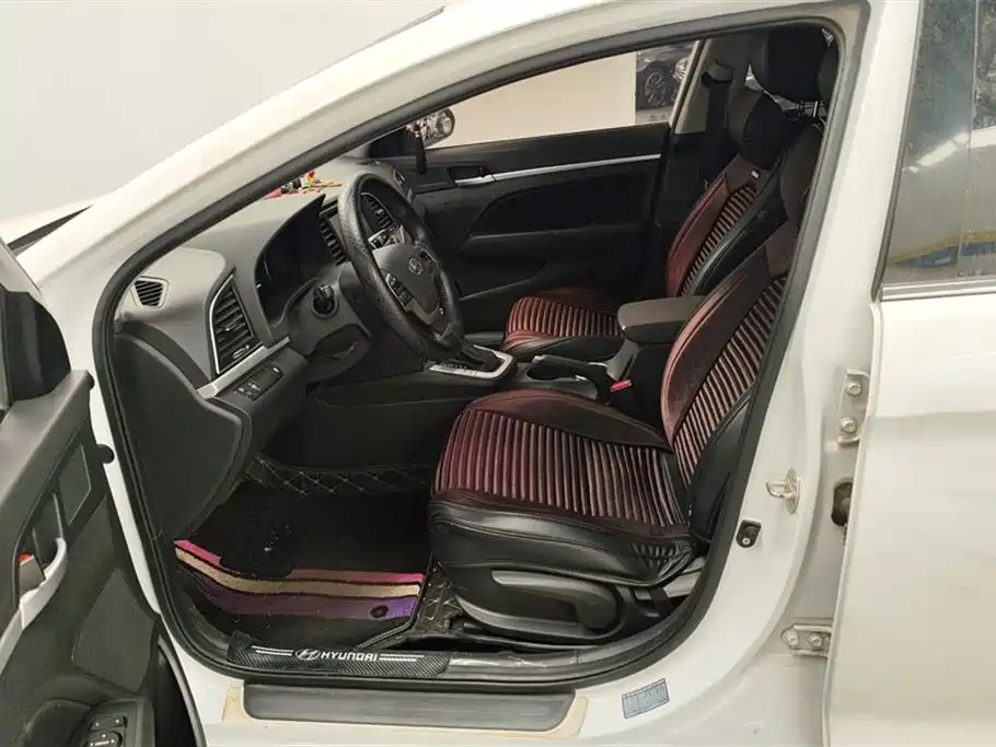 Hyundai Elantra 2016 Model 1.6L Automatic Smart Elite фото 9