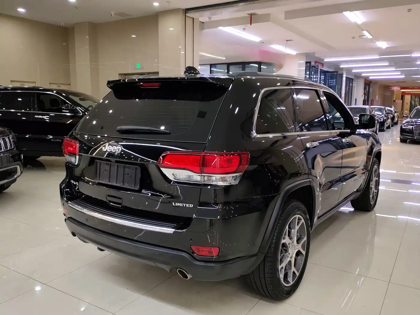 Jeep Grand Cherokee (Import) 2020 2020 3.0L Elite Navigation Edition