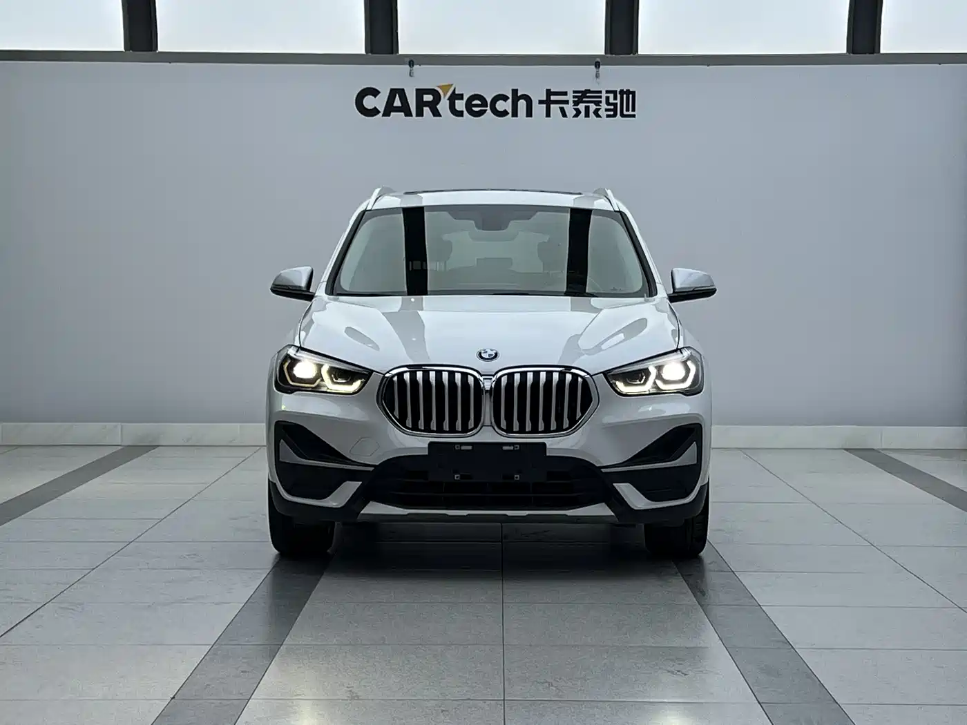 BMW X1 2022 sDrive20Li Fashion фото 3