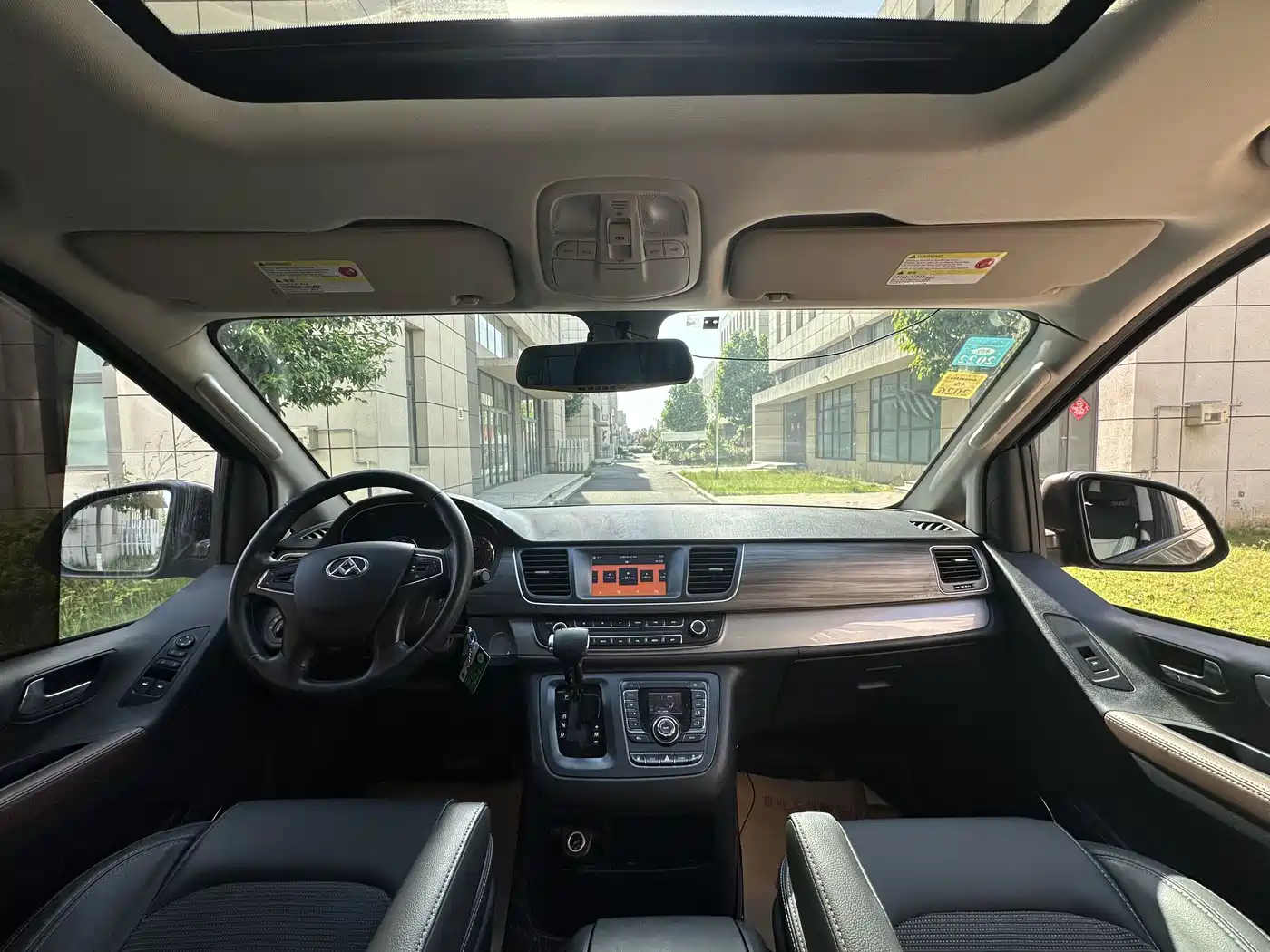 SAIC Maxus Maxus G10 2018 PLUS 2.0T Automatic Luxury Edition фото 7