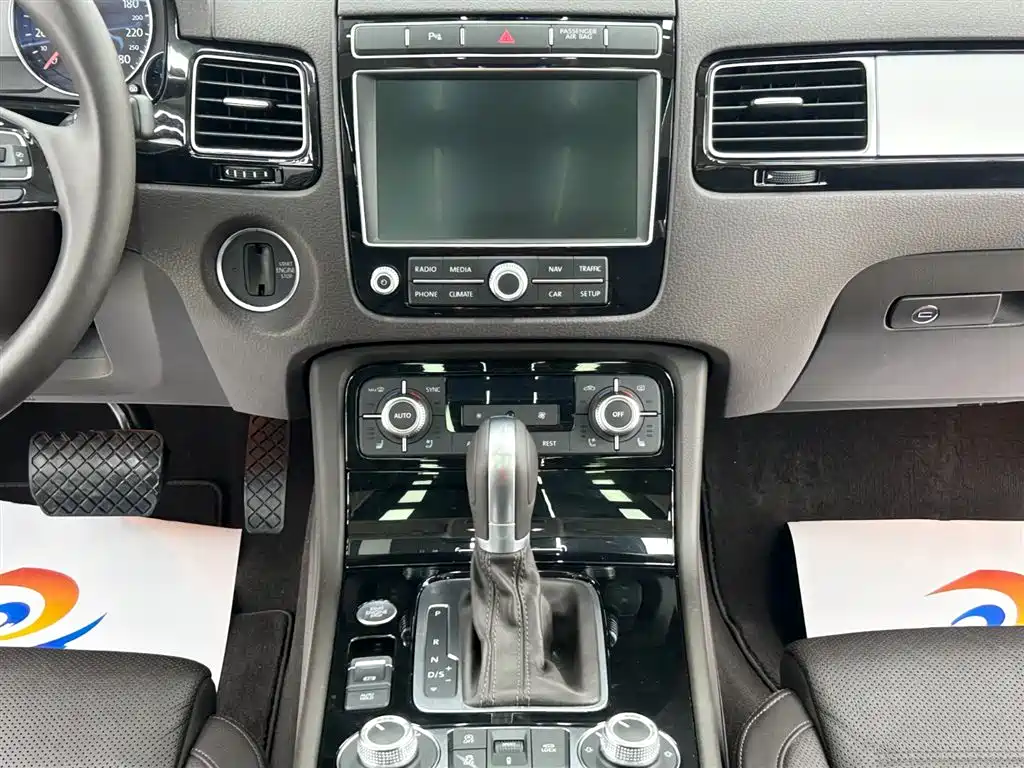 Volkswagen Touareg 2017 3.0TSI Explorer Edition фото 13