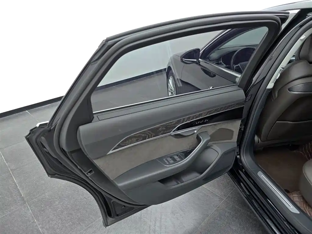 Audi A8 2021 A8L 50 TFSI quattro Comfort фото 8