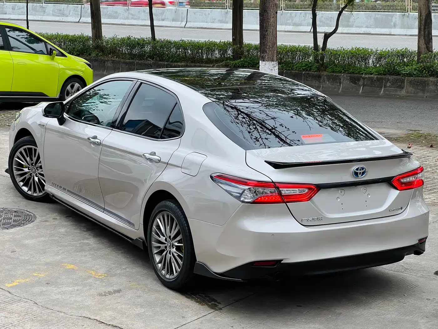 Toyota Camry 2019 Facelift Hybrid 2.5HG Luxury Edition фото 5