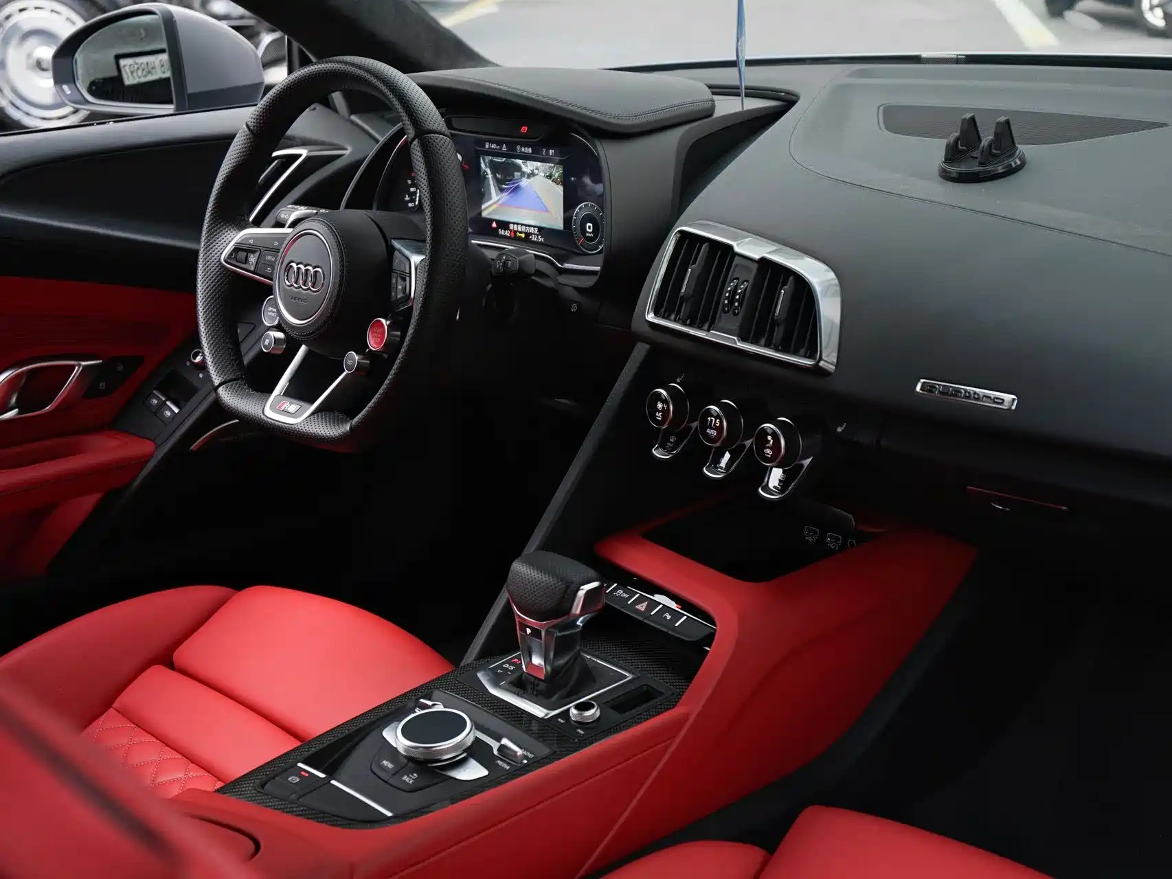 Photo 5 - Audi R8