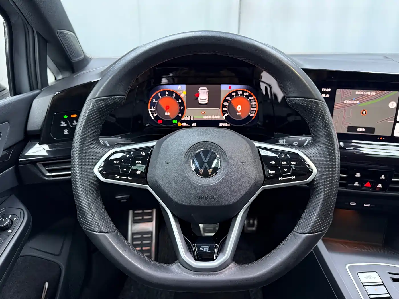Volkswagen Golf 2023 Model 280TSI DSG R-Line фото 9