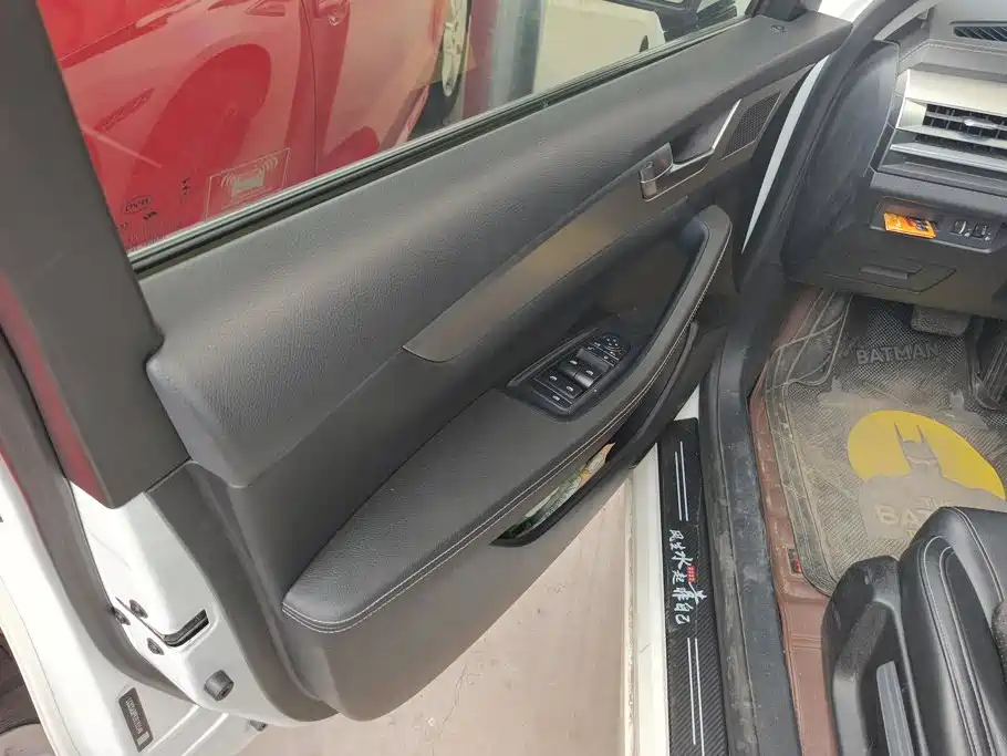 BYD Qin Pro 2019 2018 1.5TI Automatic Smart Connected Fashion Edition