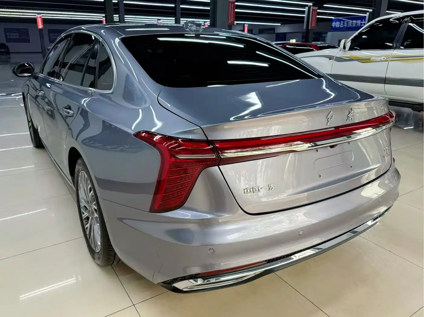 Hongqi H5 2024 2.0T Automatic Smart Connect Flag Smooth Edition фото 4