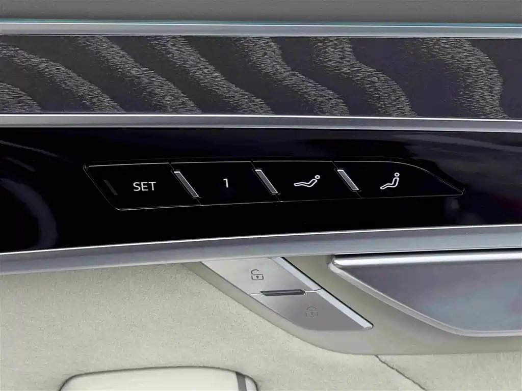 Audi A8 2025 A8L Horch Founder Edition 55TFSI фото 14