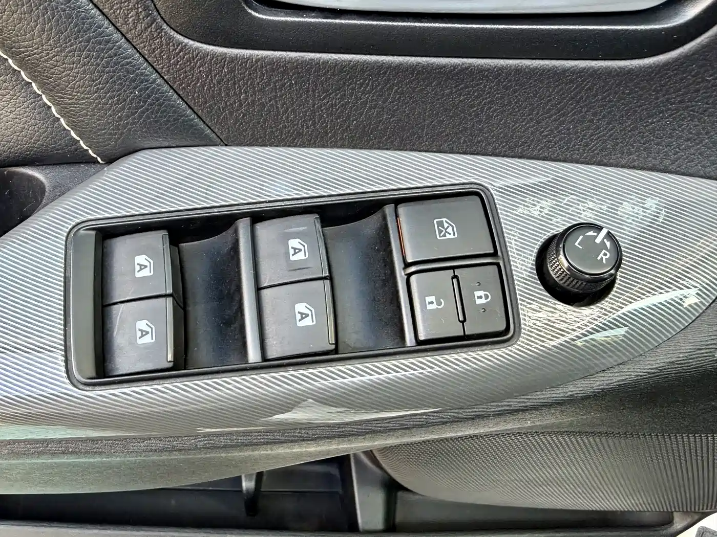 Toyota Sienna 2015 3.5L 2WD LE фото 16