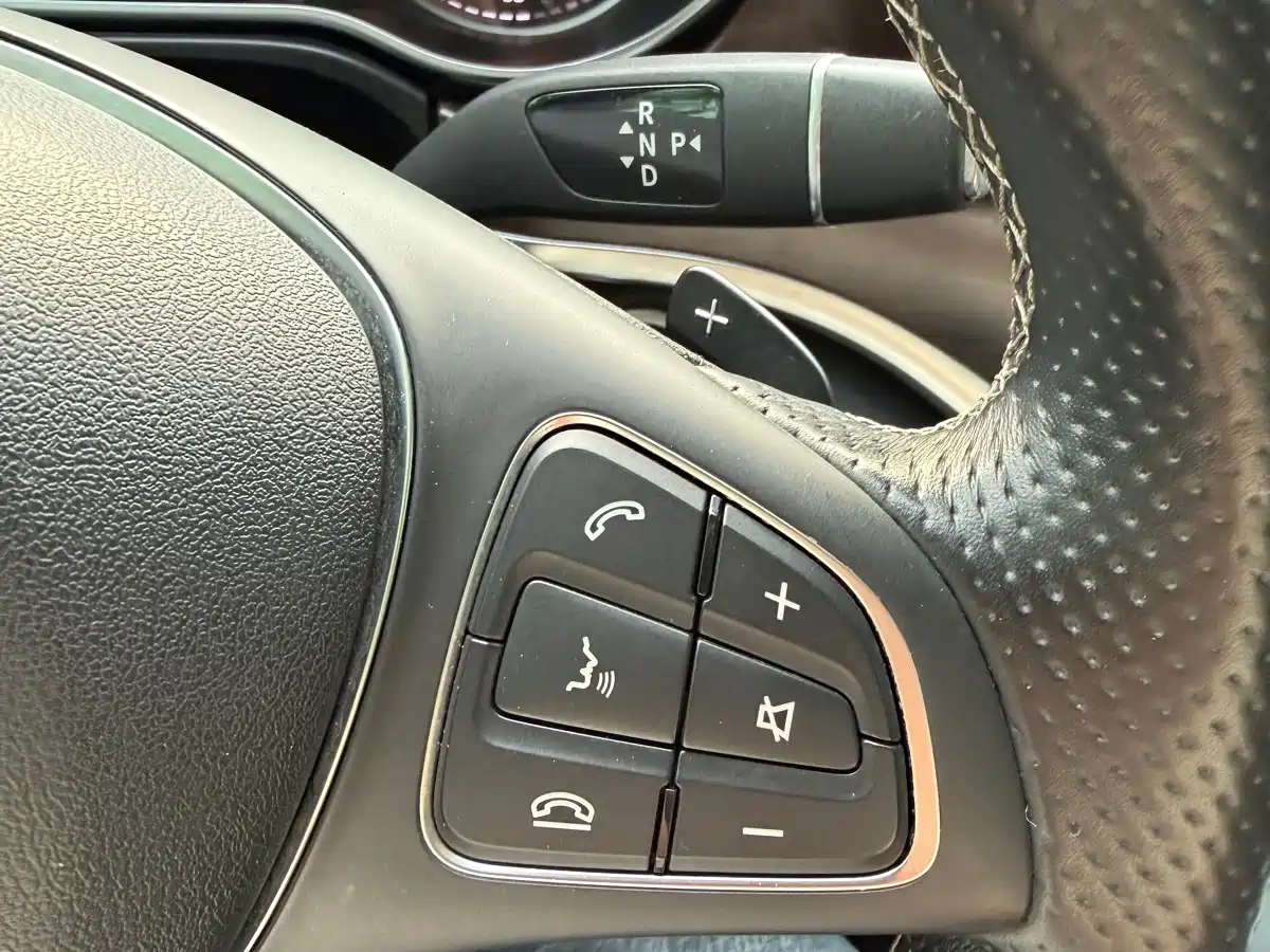 Mercedes-Benz V-Class 2021 V 260 L Long Wheelbase Premium Edition фото 7