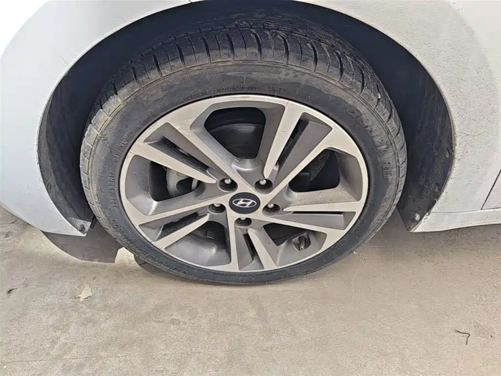 Hyundai Elantra 2016 Model 1.6L Automatic Smart Elite фото 23