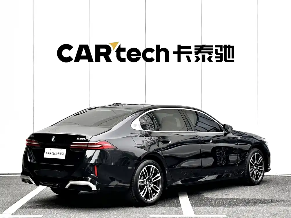 BMW 5 Series 2024 530Li Leading M Sport Package фото 4