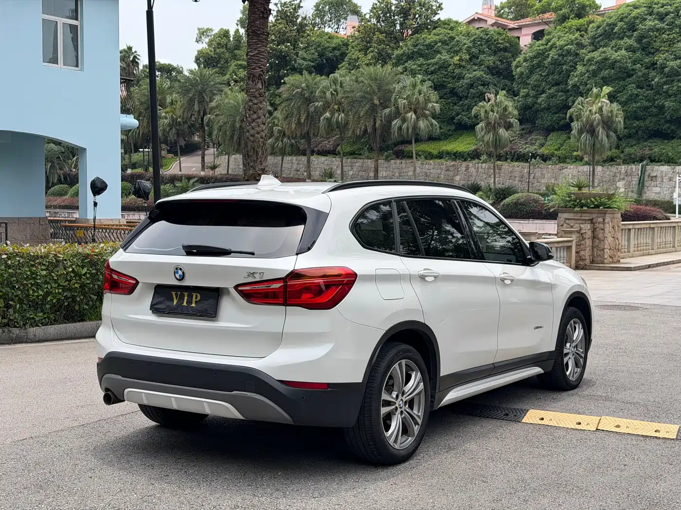 BMW X1 2018 sDrive18Li Premium Model фото 7