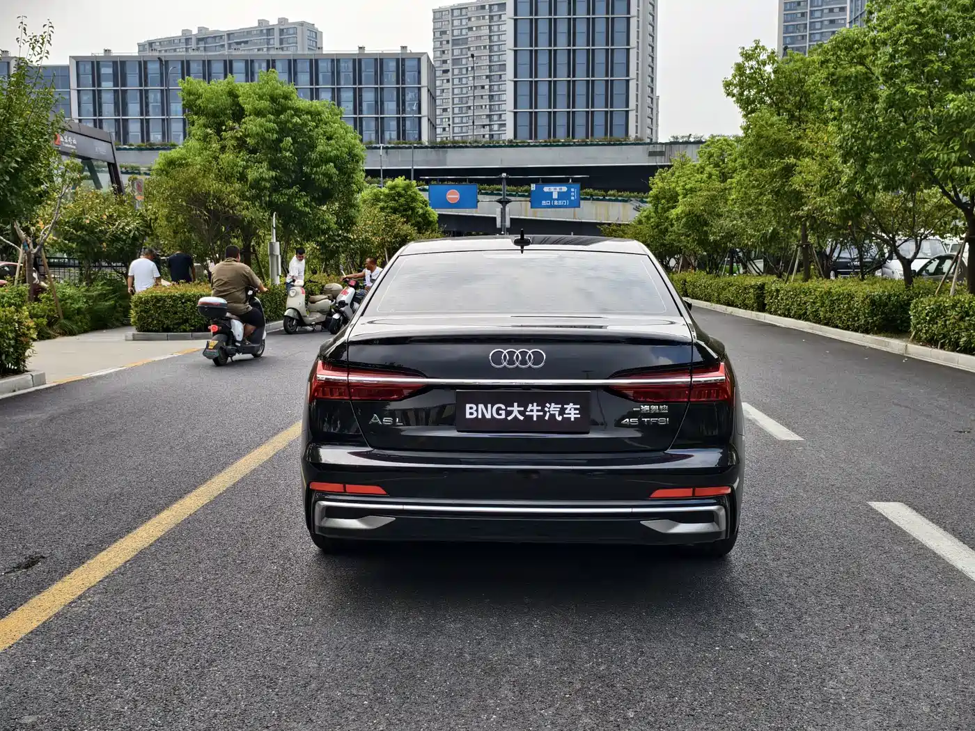 Фото 5 - Audi A6L
