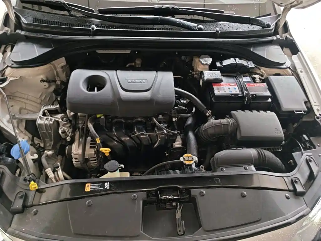 Фото 20 - Hyundai Elantra